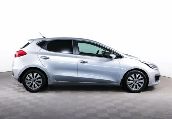 Подержанный автомобиль Kia Ceed Hatchback 2015 года (4 фото)