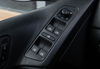 Подержанный автомобиль Volkswagen Tiguan 2013 года (16 фото)