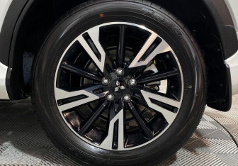 Подержанный автомобиль Mitsubishi Eclipse Cross 2022 года (5 фото)