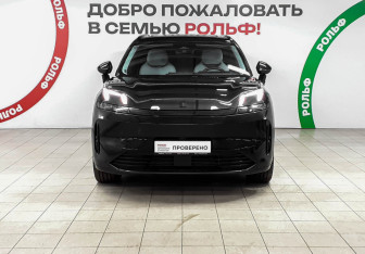Подержанный автомобиль Lynk&Co 08 2023 года (35 фото)
