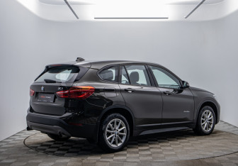 Подержанный автомобиль BMW X1 2016 года (5 фото)