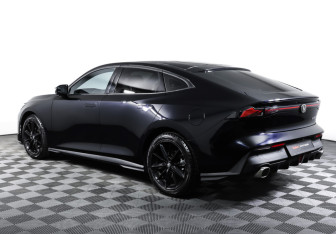 Подержанный автомобиль Changan UNI-V 2023 года (7 фото)