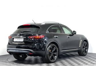 Подержанный автомобиль Infiniti FX 2009 года (5 фото)