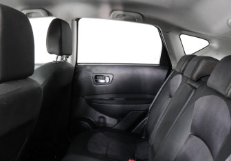 Подержанный автомобиль Nissan Qashqai 2012 года (8 фото)