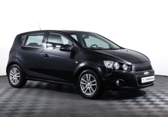 Подержанный автомобиль Chevrolet Aveo Hatchback 2014 года (3 фото)