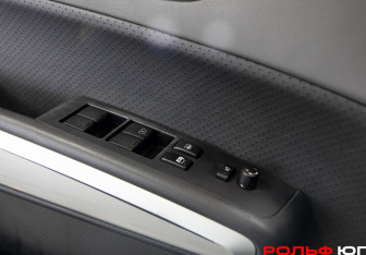 Подержанный автомобиль Nissan X-Trail 2008 года (18 фото)