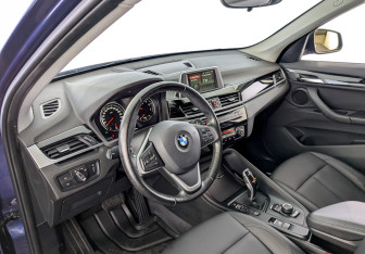 Подержанный автомобиль BMW X1 2018 года (16 фото)