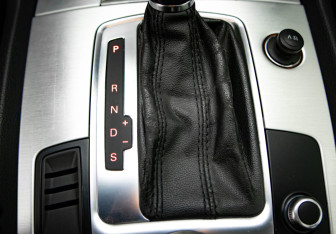 Подержанный автомобиль Audi Q7 2008 года (22 фото)