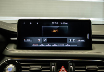 Подержанный автомобиль Genesis G70 2021 года (21 фото)