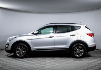 Подержанный автомобиль Hyundai Santa Fe 2012 года (8 фото)