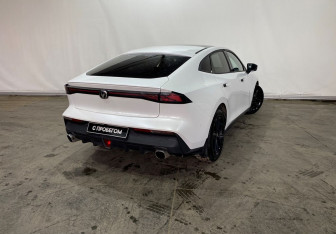 Подержанный автомобиль Changan UNI-V 2023 года (4 фото)