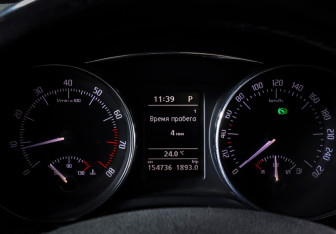 Подержанный автомобиль Skoda Superb Liftback 2010 года (15 фото)