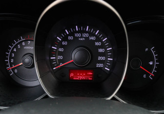 Подержанный автомобиль Kia Rio Hatchback 2013 года (18 фото)