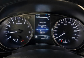 Подержанный автомобиль Nissan Qashqai 2017 года (13 фото)