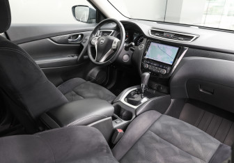 Подержанный автомобиль Nissan X-Trail 2016 года (10 фото)