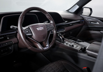 Подержанный автомобиль Cadillac Escalade Suv 2022 года (14 фото)