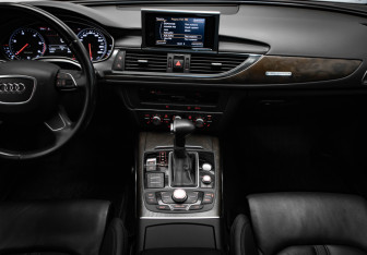 Подержанный автомобиль Audi A6 allroad 2012 года (19 фото)