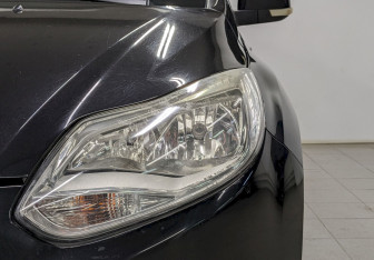 Подержанный автомобиль Ford Focus Hatchback 2012 года (15 фото)