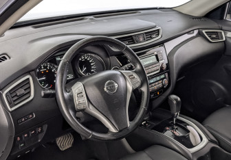 Подержанный автомобиль Nissan X-Trail 2016 года (15 фото)