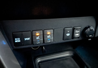 Подержанный автомобиль Toyota RAV4 2019 года (28 фото)