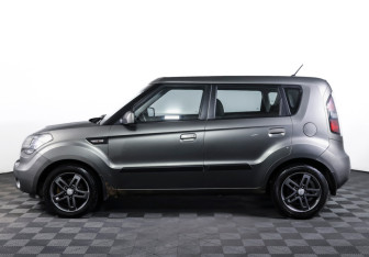 Подержанный автомобиль Kia Soul 2009 года (8 фото)