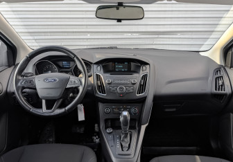 Подержанный автомобиль Ford Focus Hatchback 2018 года (14 фото)