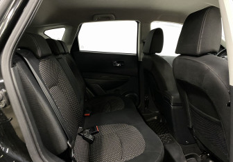 Подержанный автомобиль Nissan Qashqai 2007 года (21 фото)