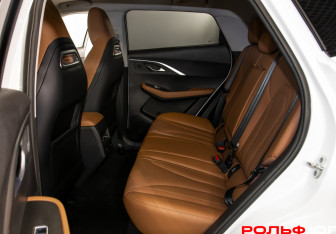 Подержанный автомобиль Omoda C5 2023 года (8 фото)