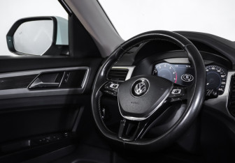 Подержанный автомобиль Volkswagen Teramont 2018 года (16 фото)