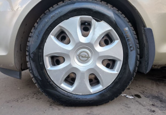 Подержанный автомобиль Opel Corsa 2009 года (9 фото)