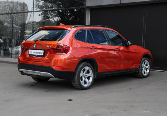 Подержанный автомобиль BMW X1 2013 года (4 фото)
