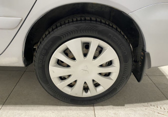 Подержанный автомобиль Mitsubishi Lancer Sedan 2007 года (12 фото)