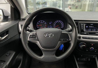 Подержанный автомобиль Hyundai Solaris Sedan 2017 года (14 фото)