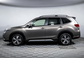 Подержанный автомобиль Subaru Forester Suv 2020 года (8 фото)
