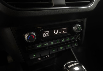 Подержанный автомобиль Skoda Rapid Liftback 2021 года (17 фото)