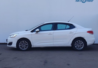 Подержанный автомобиль Citroen C4 Sedan 2014 года (5 фото)