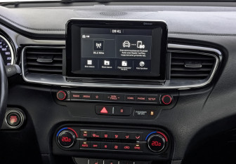 Подержанный автомобиль Kia Ceed Hatchback 2019 года (17 фото)