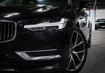 Подержанный автомобиль Volvo S90 2020 года (27 фото)