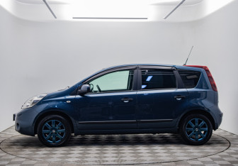Подержанный автомобиль Nissan Note 2013 года (8 фото)