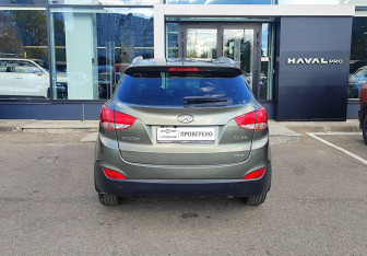 Подержанный автомобиль Hyundai ix35 2010 года (6 фото)