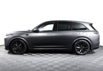 Подержанный автомобиль LiXiang L7 2023 года (8 фото)