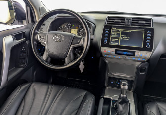 Подержанный автомобиль Toyota Land Cruiser Prado 2021 года (29 фото)