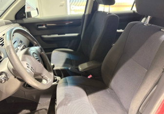 Подержанный автомобиль Suzuki Swift Hatchback 2007 года (13 фото)
