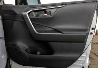 Подержанный автомобиль Toyota RAV4 2021 года (23 фото)