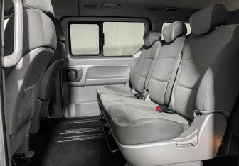 Подержанный автомобиль Hyundai H-1 2015 года (10 фото)