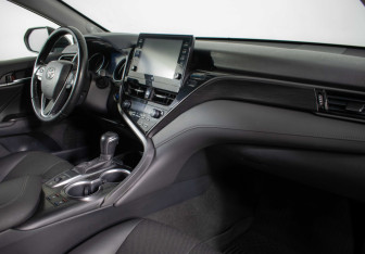 Подержанный автомобиль Toyota Camry Sedan 2021 года (9 фото)