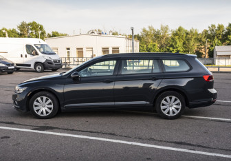 Подержанный автомобиль Volkswagen Passat Wagon 2019 года (8 фото)