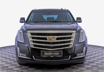 Подержанный автомобиль Cadillac Escalade Suv 2019 года (2 фото)