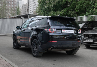 Подержанный автомобиль Land Rover Discovery Sport 2019 года (6 фото)
