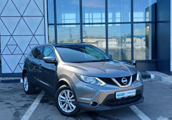 Подержанный автомобиль Nissan Qashqai 2016 года (3 фото)